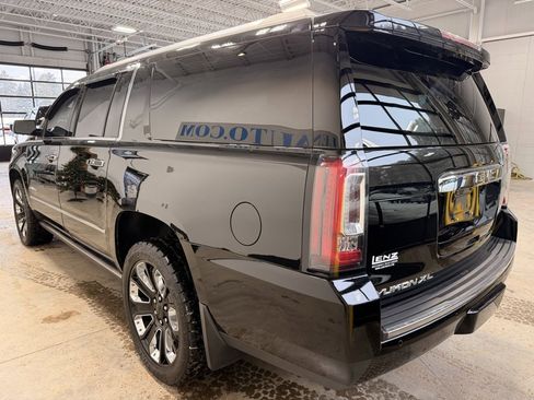 Used 2019 GMC Yukon XL Denali image 5