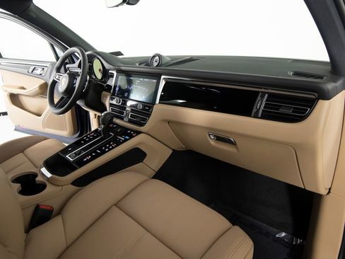 New 2026 Porsche Macan image 33