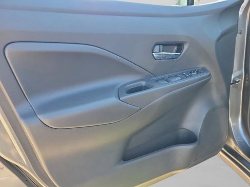 Certified 2025 Nissan Versa SV w/ Trunk Package image 18