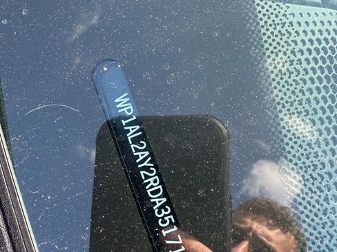 Used 2016 Porsche Cayman GT4 image 49