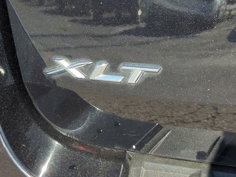 Used 2022 Ford Explorer XLT image 31