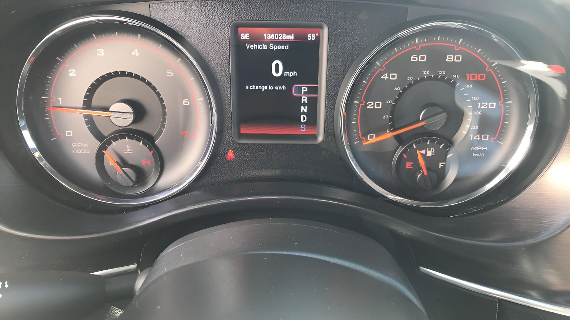 Used 2014 Dodge Charger SXT RWD image 2