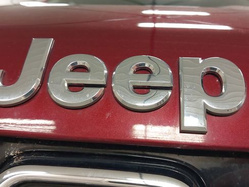 Used 2021 Jeep Grand Cherokee Limited w/ Luxury Group II image 29