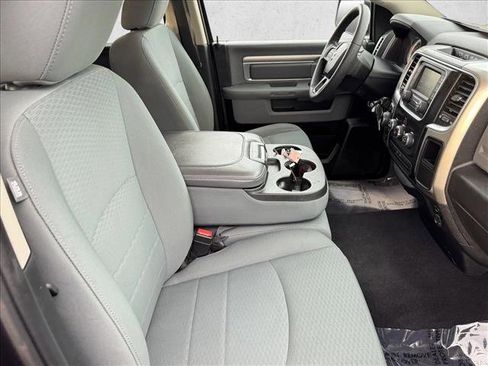 Used 2018 RAM 1500 Classic SLT image 19