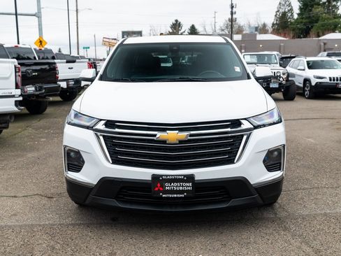 Used 2023 Chevrolet Traverse LT image 2