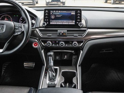 Used 2018 Honda Accord Sport image 23