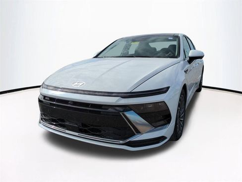 New 2025 Hyundai Sonata Limited image 9