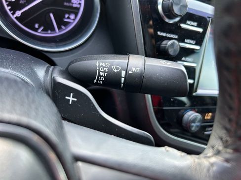 Used 2020 Toyota Camry SE image 21