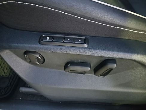 Used 2024 Volkswagen Tiguan SEL R-Line image 17