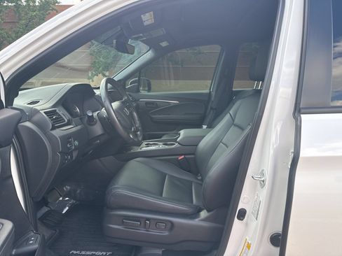 Used 2025 Honda Passport EX-L image 8