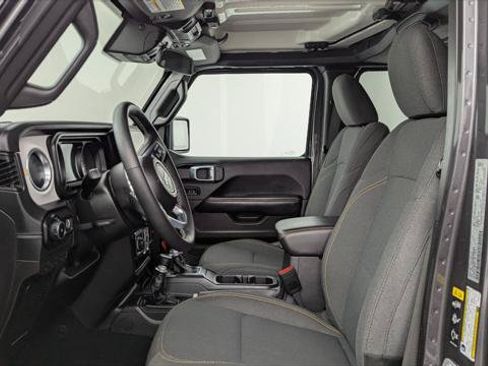Used 2025 Jeep Wrangler Unlimited Sahara AWD/4WD image 14