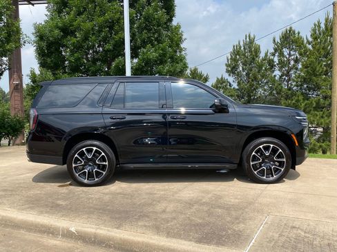 Used 2025 Chevrolet Tahoe RST w/ Comfort Package AWD/4WD image 7
