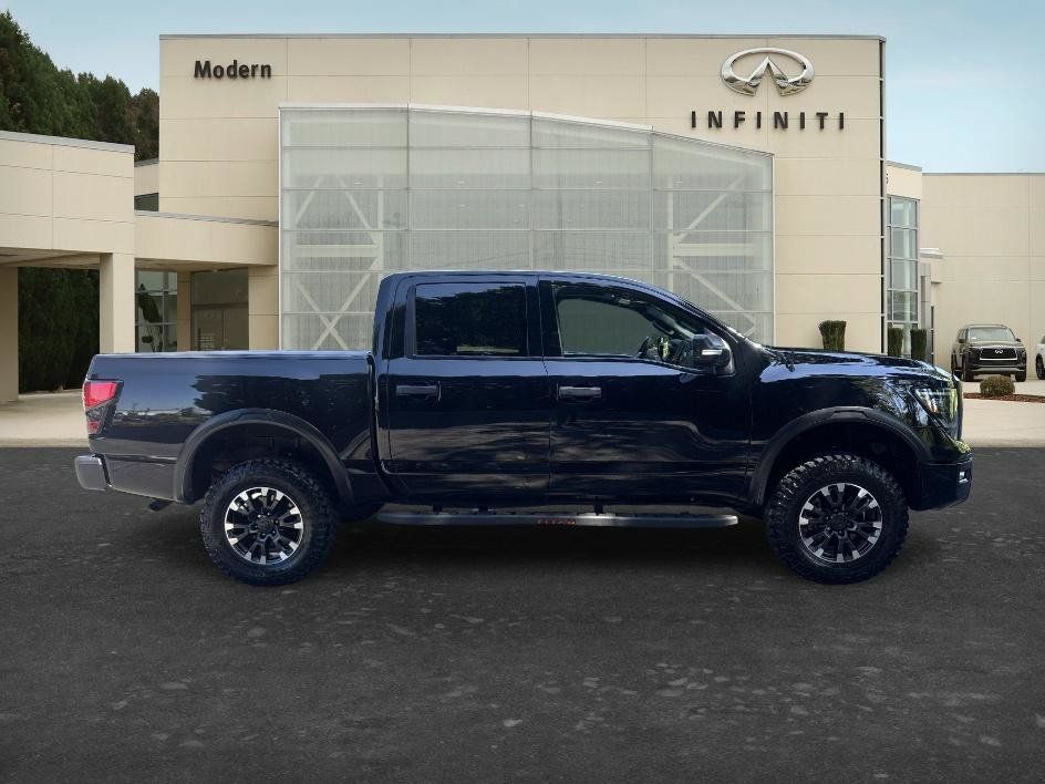 Used 2020 Nissan Titan PRO-4X w/ Pro-4x Convenience Package AWD/4WD image 7