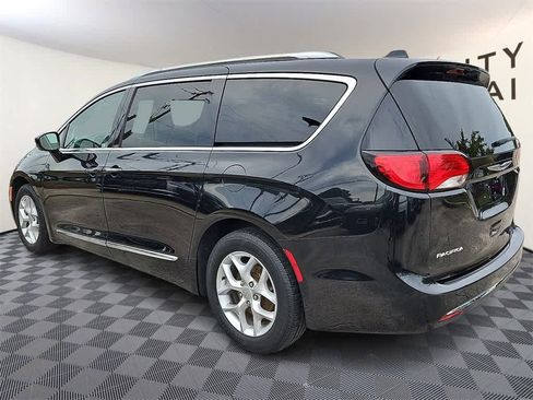 Used 2019 Chrysler Pacifica Touring-L Plus w/ Advanced Safetytec Group image 6
