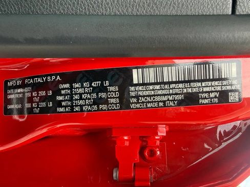 Used 2021 Jeep Renegade Latitude FWD image 32