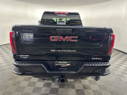Used 2025 GMC Sierra 2500 AT4 w/ AT4 Premium Plus Package AWD/4WD image 4