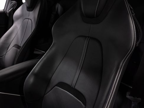Used 2022 Ferrari Roma RWD image 31