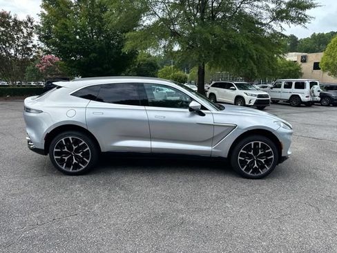 Used 2021 Aston Martin DBX AWD/4WD image 4