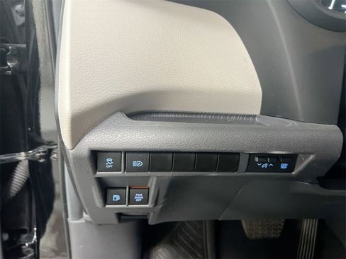 Used 2024 Toyota Sienna XLE image 17