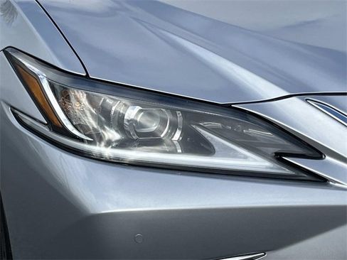 Used 2024 Lexus ES 350 w/ Premium Package image 9