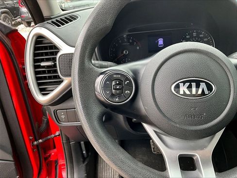 Used 2020 Kia Soul LX image 14