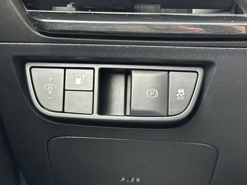Used 2024 Kia EV6 Light image 31