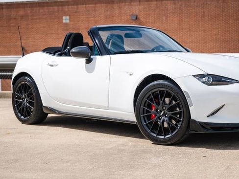 Used 2017 MAZDA MX-5 Miata Club w/ Brembo/BBS Package image 42