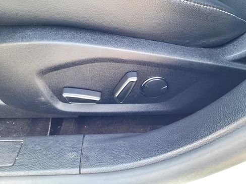 Used 2017 Ford Fusion SE w/ Equipment Group 201A FWD image 11