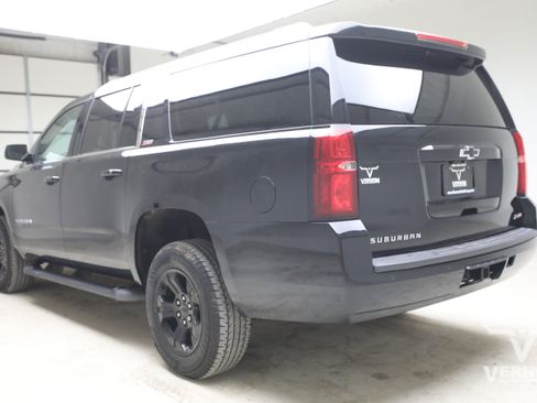 Used 2019 Chevrolet Suburban LT AWD/4WD image 3