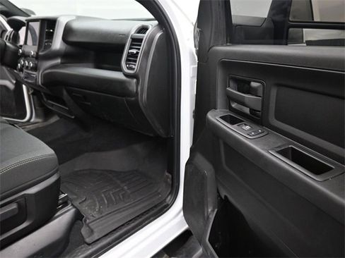 Used 2024 RAM 3500 Tradesman w/ Chrome Appearance Group image 31