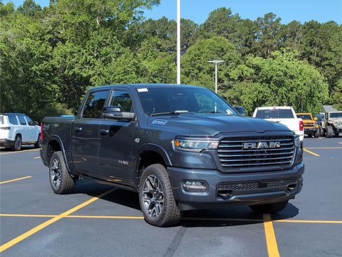 New 2026 RAM 1500 Laramie AWD/4WD image 9