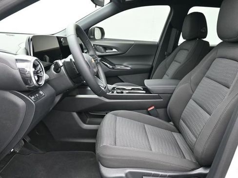 New 2026 Chevrolet Equinox LT FWD image 18