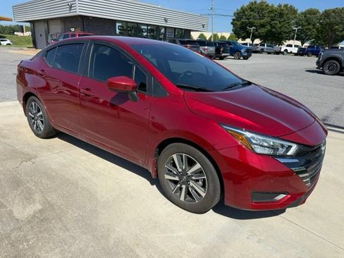 Used 2025 Nissan Versa SV w/ Trunk Package FWD image 4