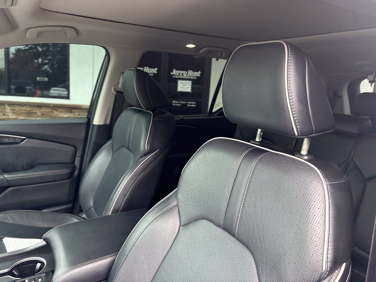 Used 2025 Honda Pilot Elite image 3