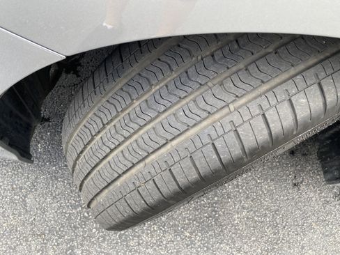 Used 2024 Toyota Camry XSE FWD image 11