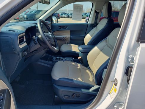 Used 2025 Ford Maverick Lariat image 15