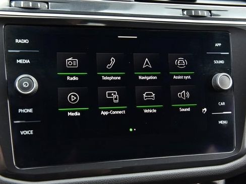 Certified 2022 Volkswagen Tiguan SE R-Line AWD/4WD image 14