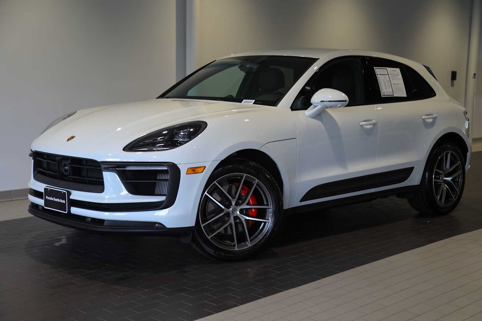 Used 2025 Porsche Macan S AWD/4WD image 1