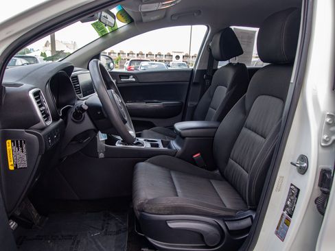 Used 2022 Kia Sportage LX AWD/4WD image 13
