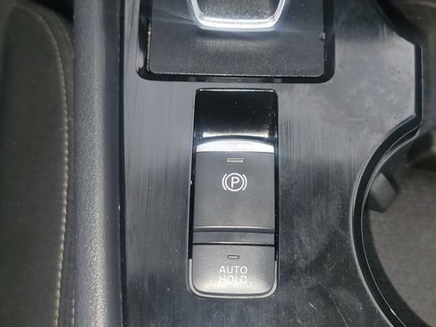 Used 2024 Nissan Rogue S FWD image 25