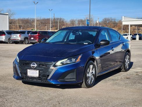 Used 2024 Nissan Altima 2.5 S FWD image 3