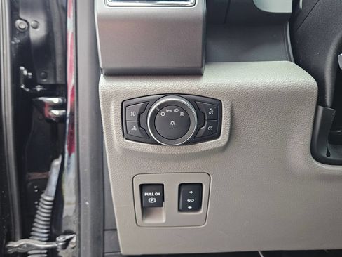 Used 2016 Ford F150 XLT w/ Equipment Group 301A Mid RWD image 19