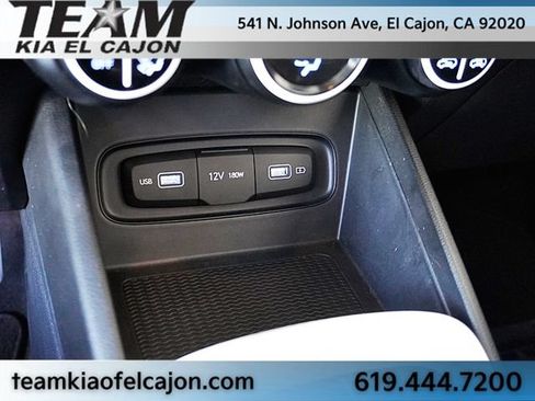 Used 2022 Hyundai Venue Limited w/ Cargo Package FWD image 28