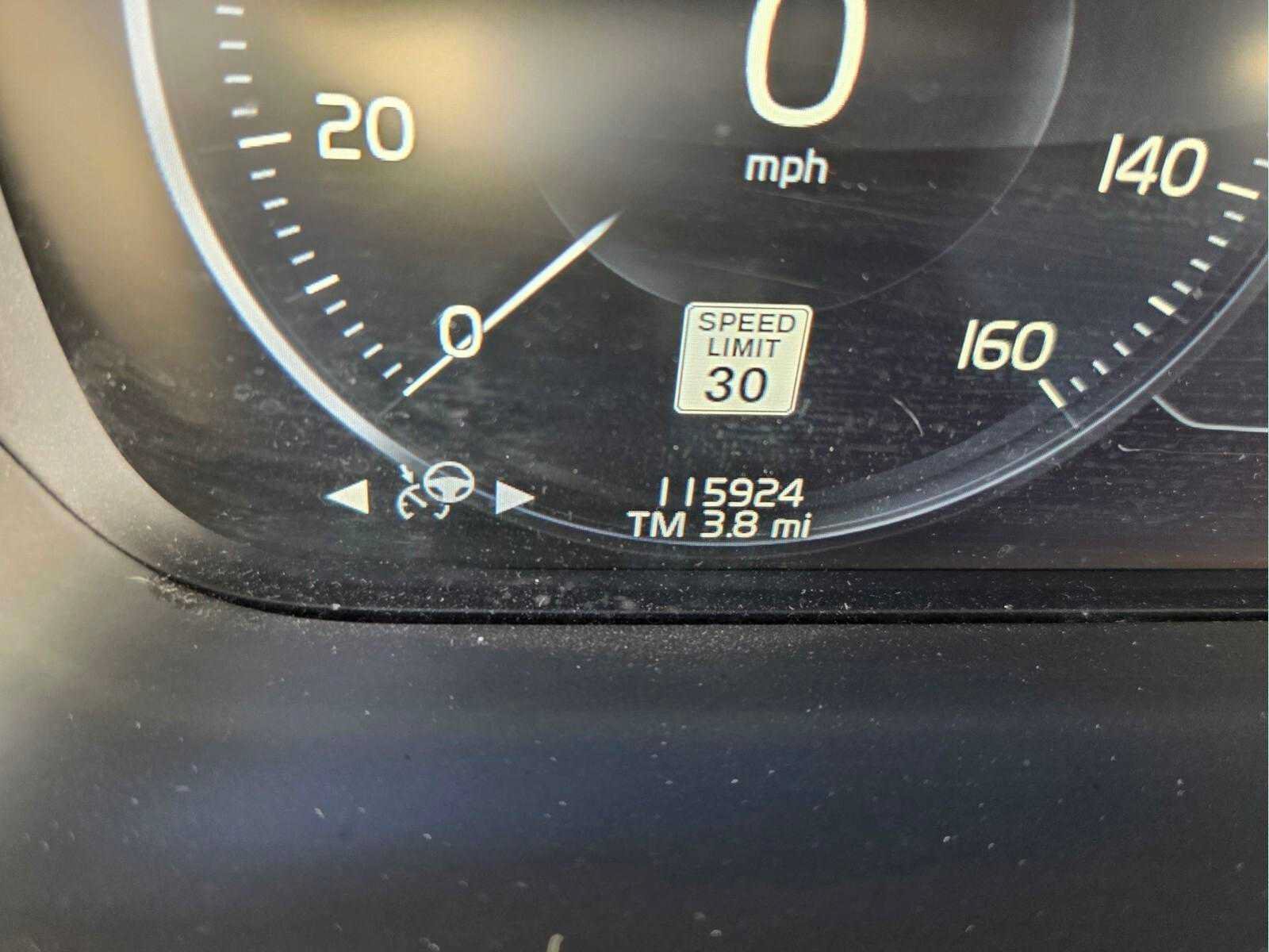 Used 2018 Volvo XC90 T6 Inscription w/ Convenience Package AWD/4WD image 32