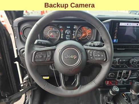Used 2025 Jeep Wrangler Unlimited Rubicon w/ Safety Group AWD/4WD image 11