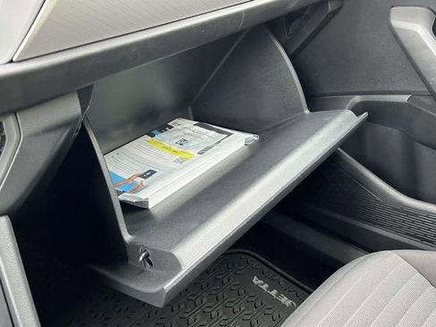 Certified 2024 Volkswagen Jetta S image 31