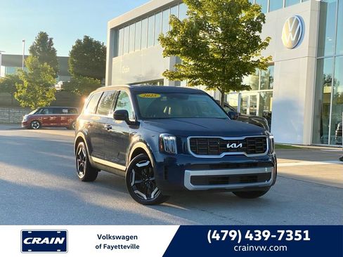Used 2025 Kia Telluride S FWD image 1