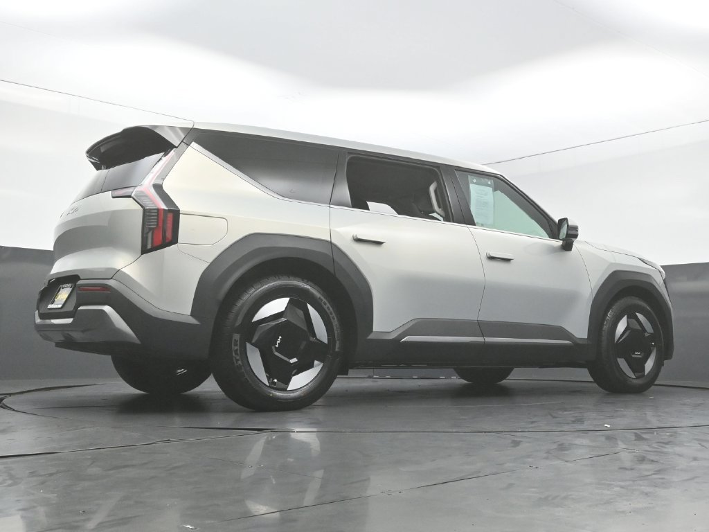 Used 2024 Kia EV9 Light RWD image 49
