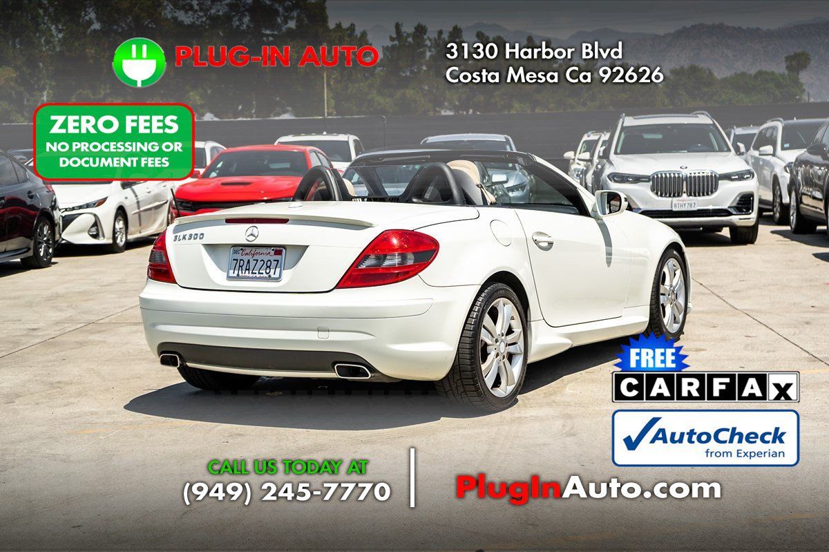 Used 2011 Mercedes-Benz SLK 300 image 4