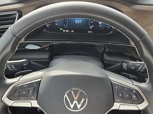 Certified 2025 Volkswagen Atlas SE w/ Panoramic Sunroof Package image 25